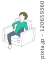 気怠げにソファーへ座る男の子 120659360