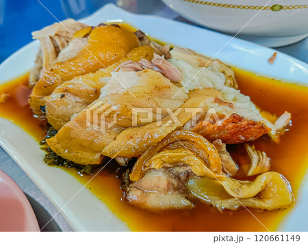 Stewed pork leg, chinese food style and popular in Thailand, not spicy flavor is a favorite menu. Stewed pork leg, chinese food style and popular in Thailand, not spicy flavor is a favorite menu. 120661149