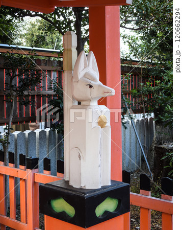 車折神社 辰巳稲荷神社 狛狐 車折神社 辰巳稲荷神社 狛狐 120662294