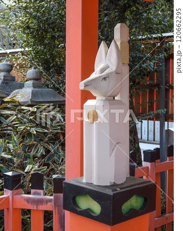 車折神社 辰巳稲荷神社 狛狐 車折神社 辰巳稲荷神社 狛狐 120662295