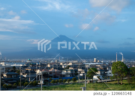 夏の富士山　静岡県の風景　富士市 120663148