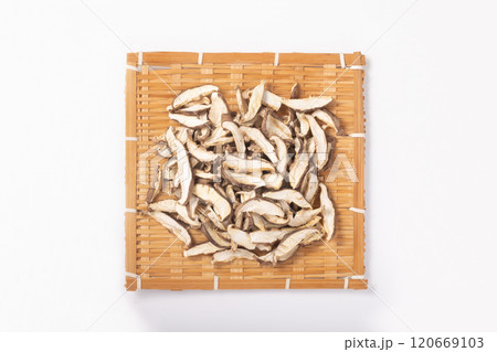 ［岩手県産］乾燥　スライス椎茸 120669103