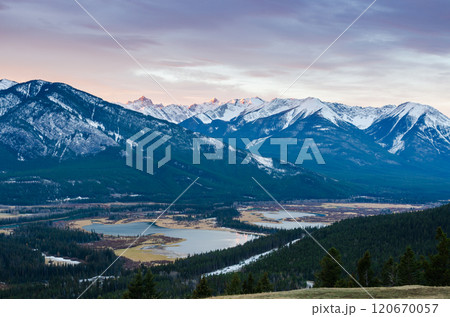Sunrise over Mount Rundle and Vermilion Lakes in Banff National Park in Alberta, Canada 120670057
