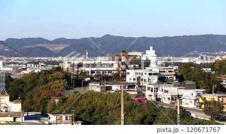 雑賀崎灯台からの遠望 廃虚ホテル 七洋園 和歌山市 雑賀崎灯台からの遠望 廃虚ホテル 七洋園 和歌山市 120671767
