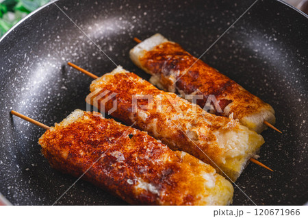 焼き上がったチーズソパン 120671966