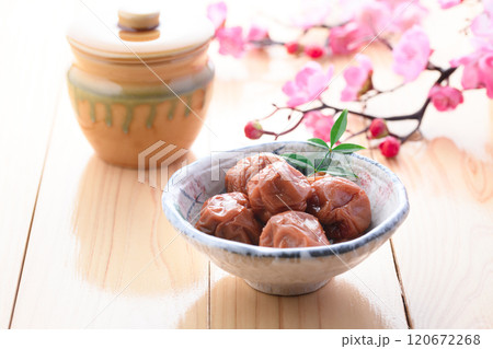 梅干し 紀州南高梅 （ 白干し梅 ） 塩だけで漬けた昔ながらの酸っぱくて塩辛い梅干し 120672268