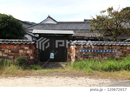佐賀県嬉野市　塩田津の伝統的建造物群保存地区の町並み 120672657