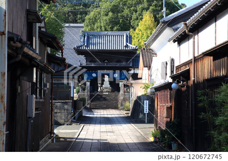 佐賀県嬉野市 塩田津の伝統的建造物群保存地区の町並み 佐賀県嬉野市 塩田津の伝統的建造物群保存地区の町並み 120672745