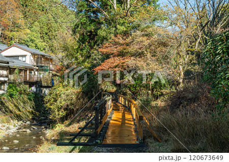 晩秋の鞍馬風景　京都市 120673649