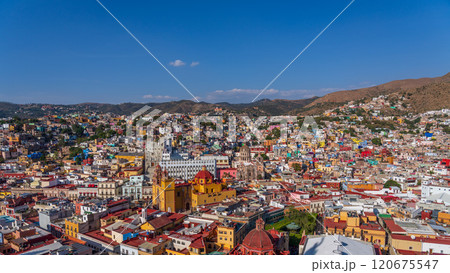 メキシコ・グアナファトの都市風景　大パノラマ 120675547