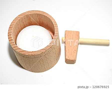 餅つき-杵と臼 120676925