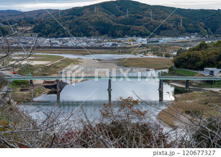 山からの祝橋の風景 120677327