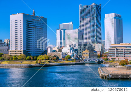 日本の横浜都市景観 富士山や神奈川県警察、みなとみらいなどを望む。珍景＝28日 120678012