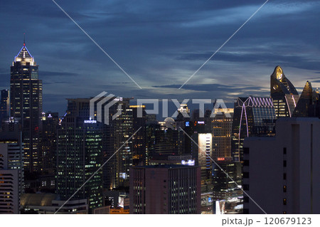 Cityscape of Bangkok at twilight Cityscape of Bangkok at twilight 120679123