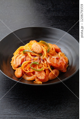 ウインナーのトマトソーススパゲッティー 120679359