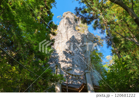 群馬県甘楽郡 妙義山、中之嶽神社 轟岩 120681222