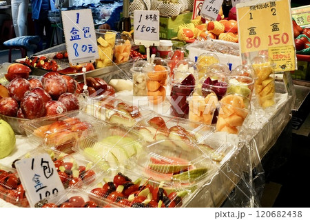 台湾夜市・果物屋台 120682438