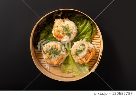 トマトとモッツァレラチーズの鶏焼売 120685787