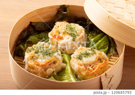 トマトとモッツァレラチーズの鶏焼売 トマトとモッツァレラチーズの鶏焼売 120685793