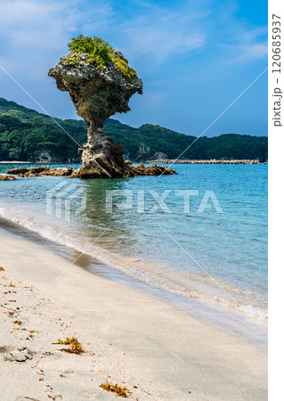 りんご岩(傘岩)柿泊海岸 ながさきサンセットロード 【長崎市】 りんご岩(傘岩)柿泊海岸 ながさきサンセットロード 【長崎市】 120685937