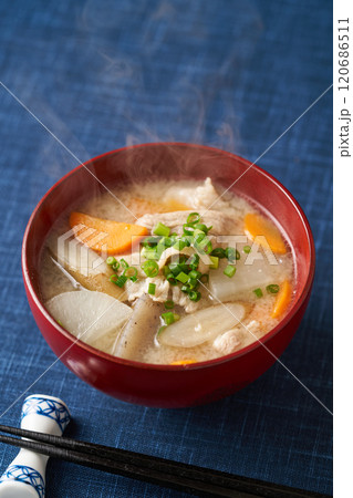 具沢山の豚汁 120686511