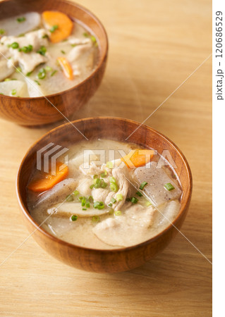 具沢山の豚汁 具沢山の豚汁 120686529