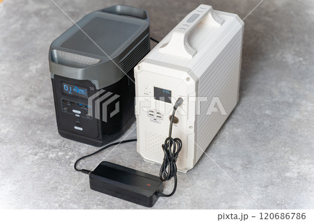 ポータブル電源電力移動　2台　送電　充電　給電　電力供給 120686786