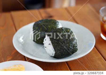 おにぎり おにぎり 120687334