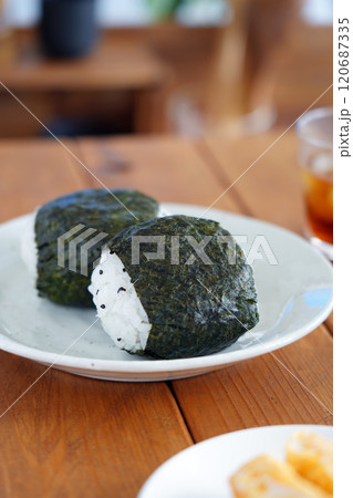 おにぎり おにぎり 120687335