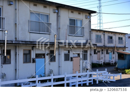 二階建ての長屋住宅 イメージ 二階建ての長屋住宅 イメージ 120687538