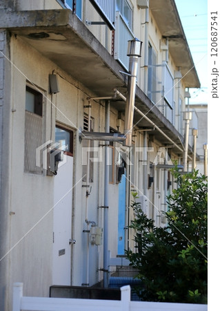 二階建ての長屋住宅　イメージ 120687541