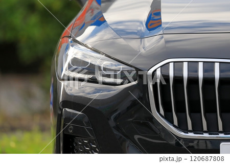 車のヘッドライト　イメージ 120687808