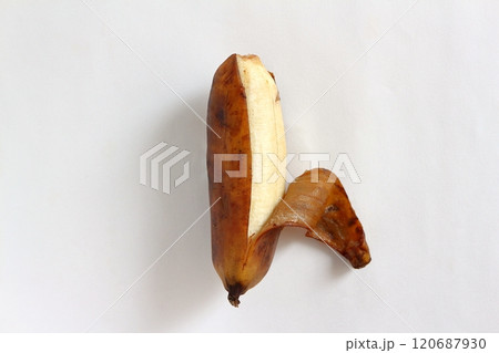 剥いたバナナ 120687930