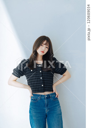 韓国ファッションの女性 120689034