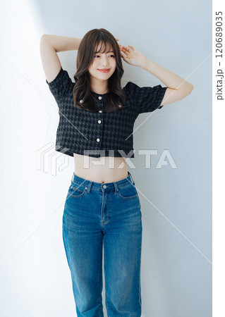 韓国ファッションの女性 120689035