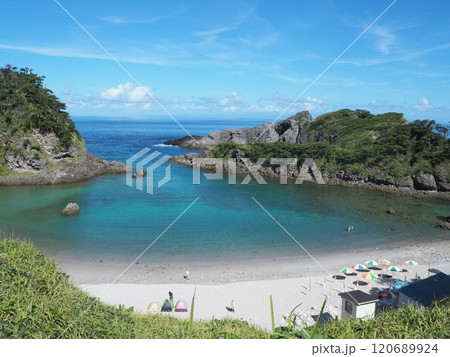 式根島の泊海水浴場 120689924