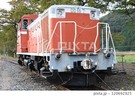若桜鉄道「若桜駅」のディーゼル機関車「DD16」 若桜鉄道「若桜駅」のディーゼル機関車「DD16」 120692925