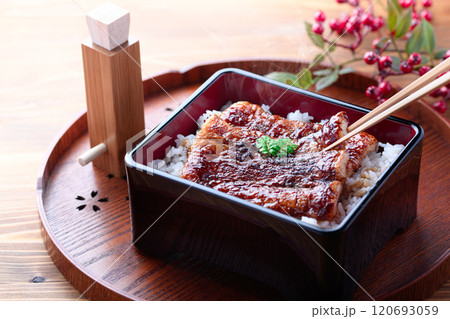 うなぎかば焼きそっくり！ちくわのうな重　（ なんちゃってうなぎ ） 120693059