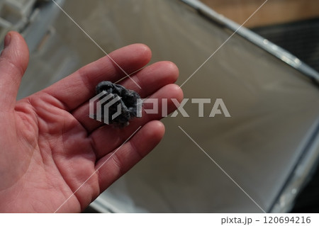 ごみ捨て　 120694216