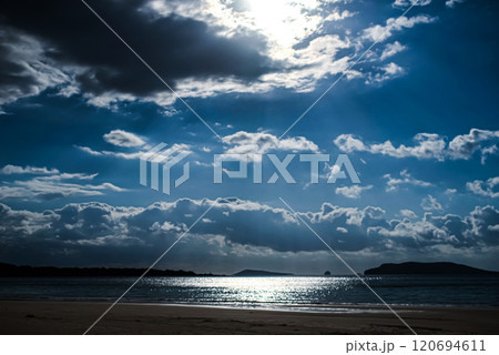 ＜海の風景＞香珠子海水浴場の風景 120694611