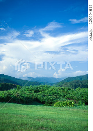 <五島市岐宿町魚津ケ崎公園>山々と空 <五島市岐宿町魚津ケ崎公園>山々と空 120694613