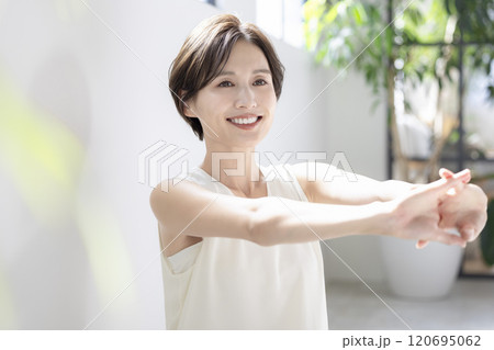 ビューティーイメージ 女性のポートレート ビューティーイメージ 女性のポートレート 120695062