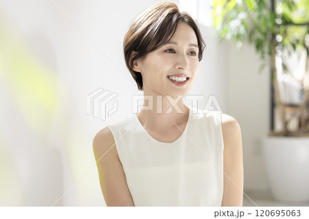 ビューティーイメージ 女性のポートレート ビューティーイメージ 女性のポートレート 120695063