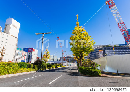 再開発が進む新宿駅西口 ※2024年11月撮影 再開発が進む新宿駅西口 ※2024年11月撮影 120698473