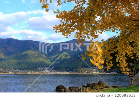 秋の河口湖周辺 秋の河口湖周辺 120698615