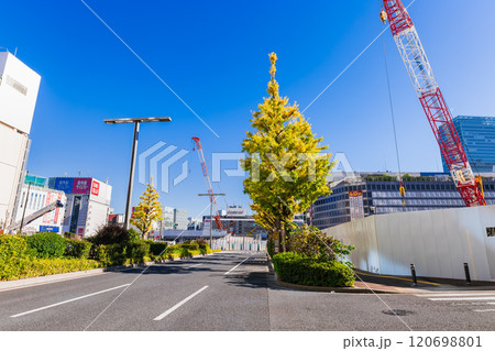 再開発が進む新宿駅西口 ※2024年11月撮影 再開発が進む新宿駅西口 ※2024年11月撮影 120698801