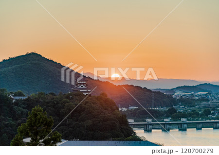 犬山成田山から見た夕暮れの景色 120700279