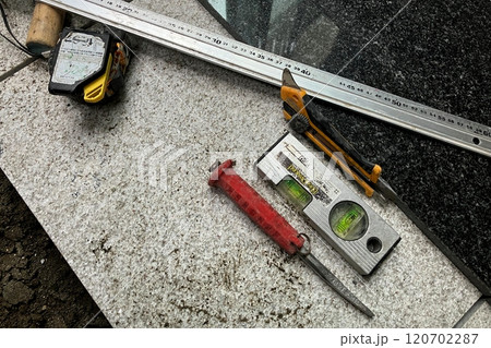石職人の工具 仕上げ工事の道具 石職人の工具 仕上げ工事の道具 120702287