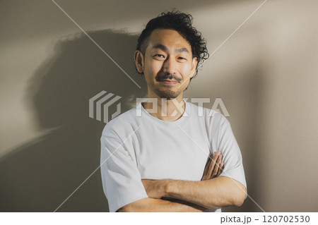 髭の男性 髭の男性 120702530