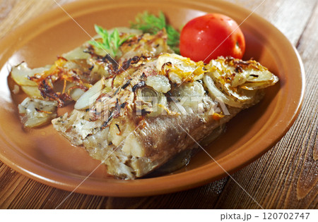 baked 	perch   with potatoe 120702747